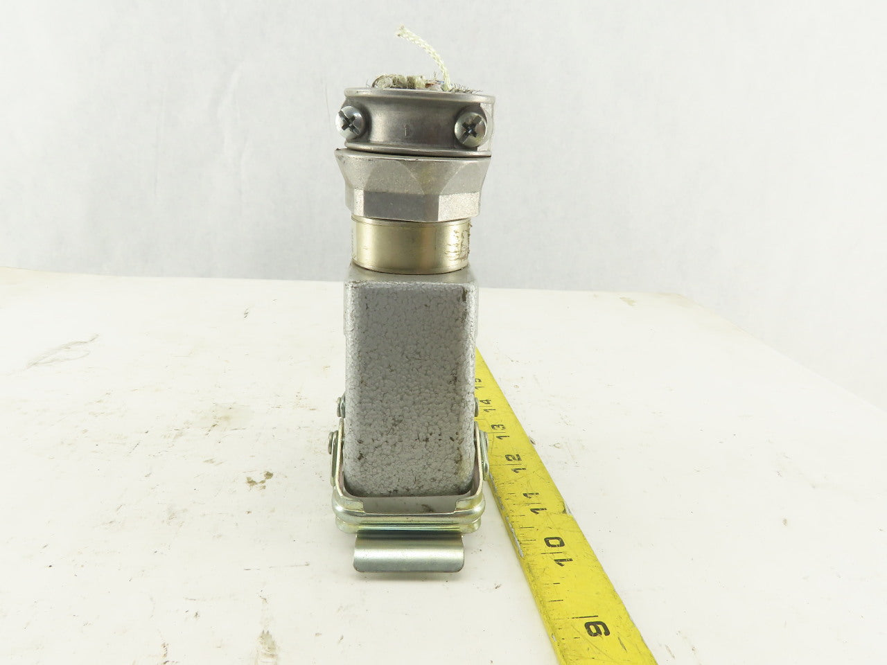 Harting HAN-E10F 10 Pin Female Lever Lock 16A 380V Straight Connector SKV29