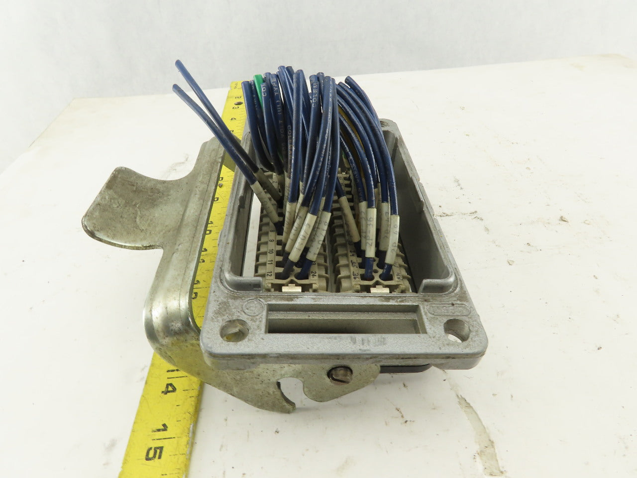 Lapp H-BE24BS Epic 400V 6kV 48 Pin Total Female Lever Lock Panel Mount Plug