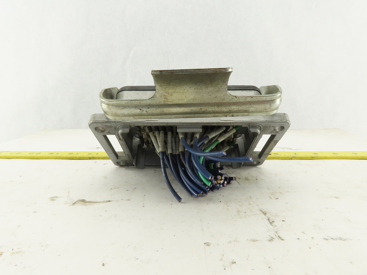 Lapp H-BE24BS Epic 400V 6kV 48 Pin Total Female Lever Lock Panel Mount Plug