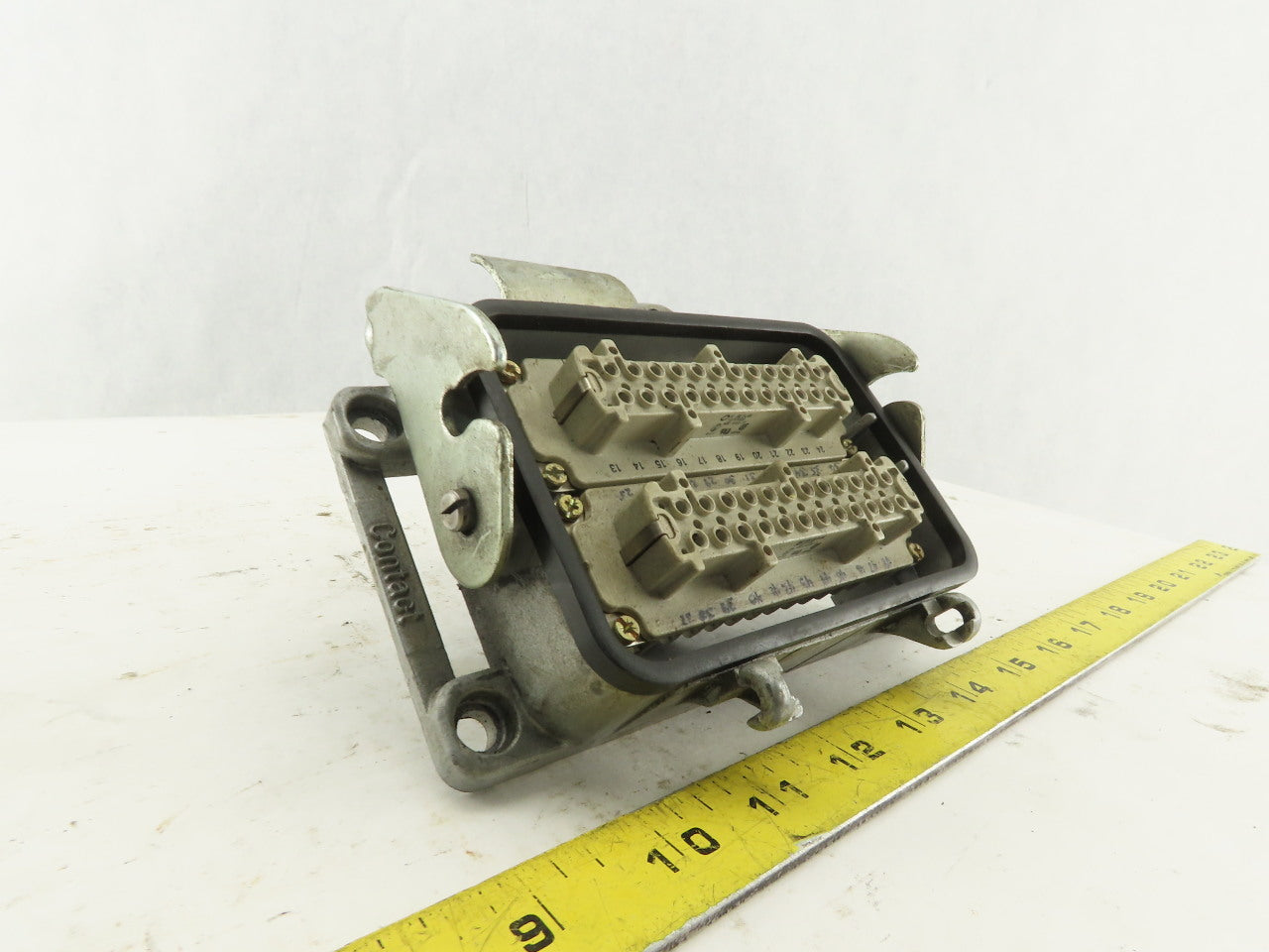 Lapp H-BE24BS Epic 400V 6kV 48 Pin Total Female Lever Lock Panel Mount Plug
