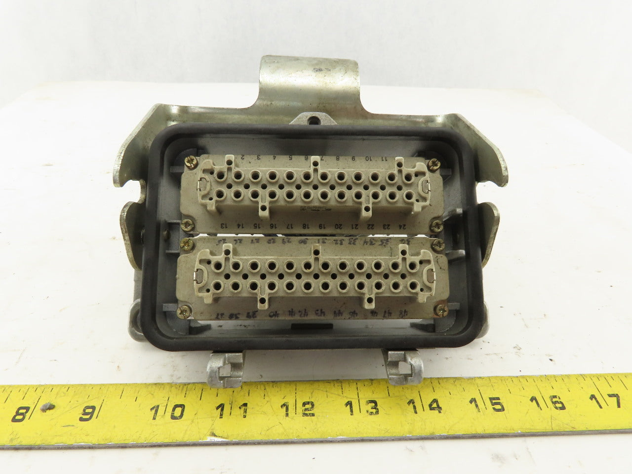 Lapp H-BE24BS Epic 400V 6kV 48 Pin Total Female Lever Lock Panel Mount Plug