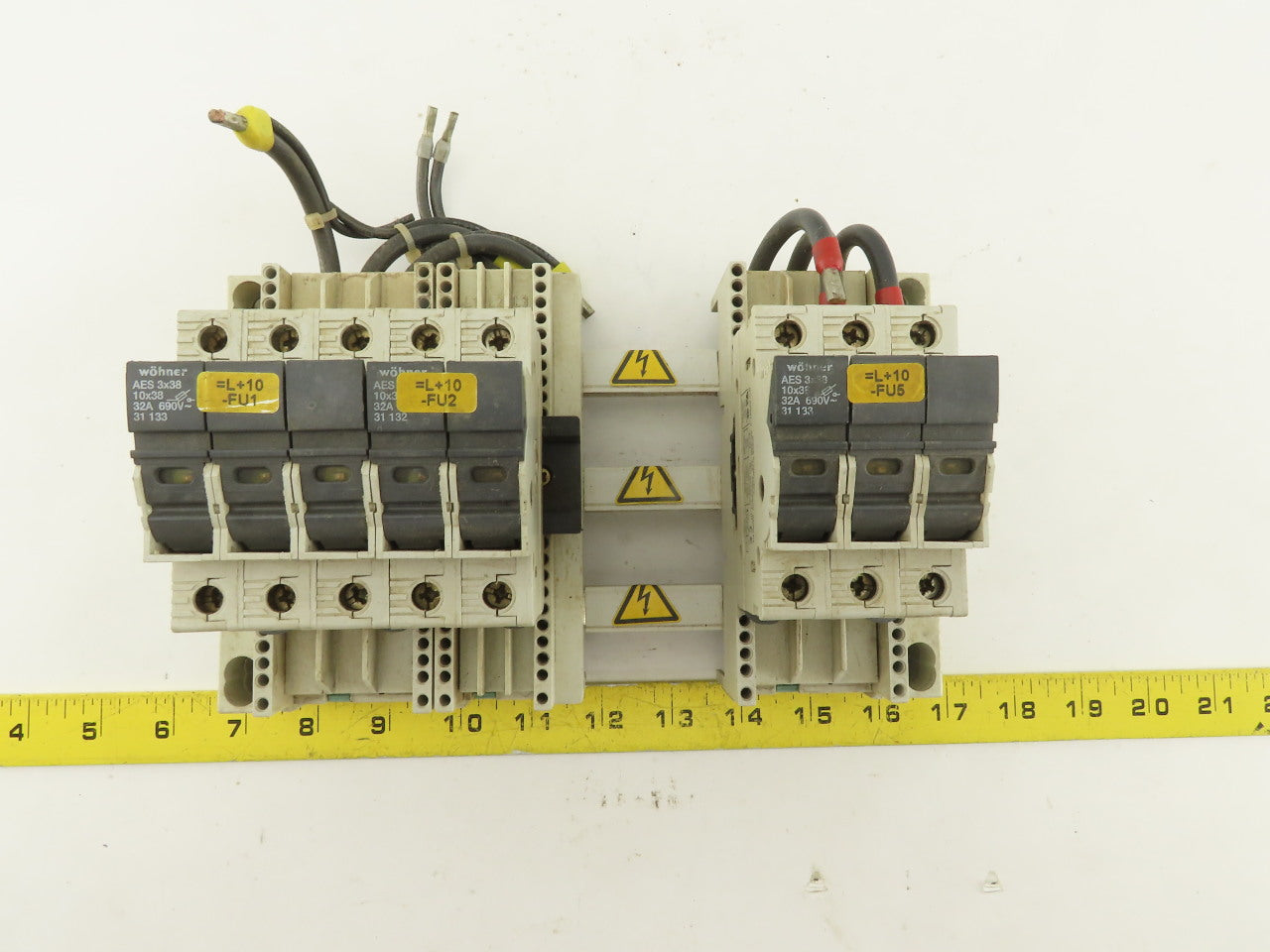 Allen Bradley AES 3x38 8US1 061-5FK08 32A 400/690V 50/60Hz Fuse Holders Bus Bar