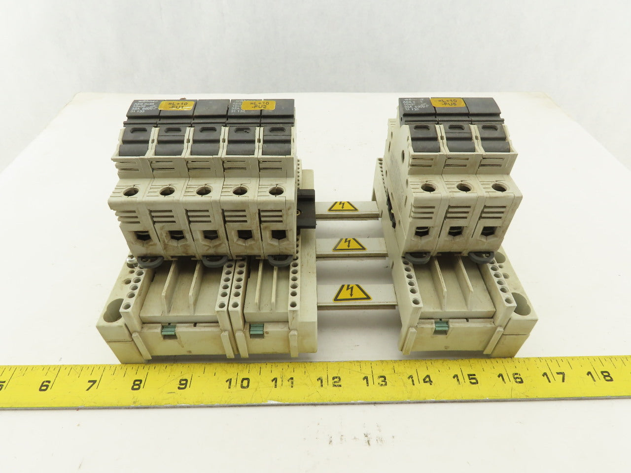 Allen Bradley AES 3x38 8US1 061-5FK08 32A 400/690V 50/60Hz Fuse Holders Bus Bar