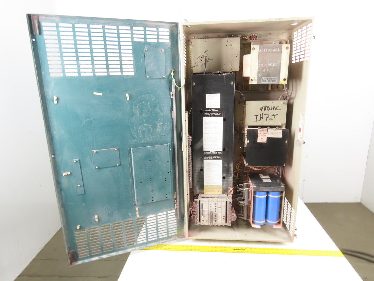 Reliance 1VT4130U 31kVa 30Hp 460 V 39A 50/60Hz 3Ph 6-60Hz Variable Torque Drive