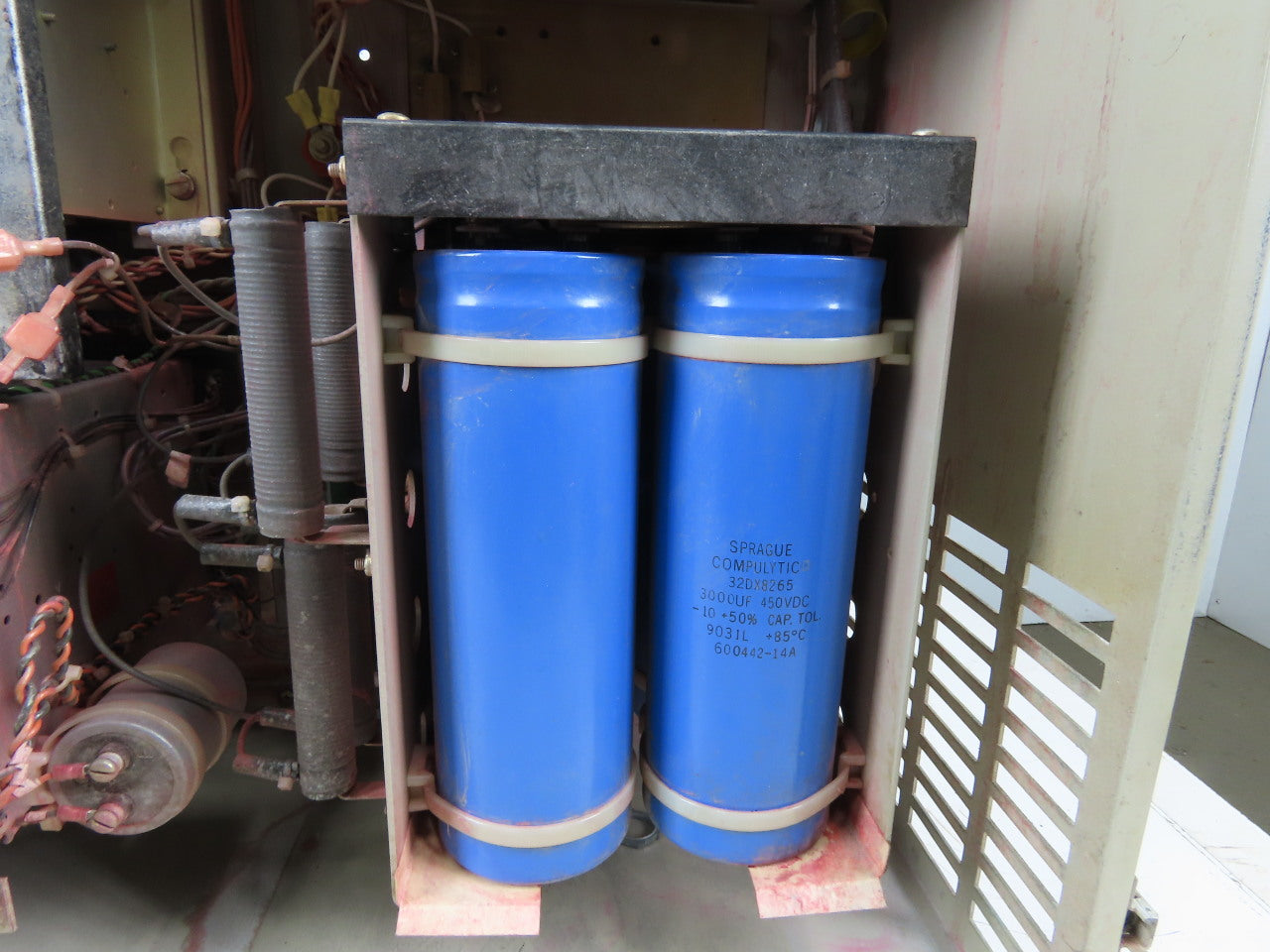 Reliance 1VT4130U 31kVa 30Hp 460 V 39A 50/60Hz 3Ph 6-60Hz Variable Torque Drive