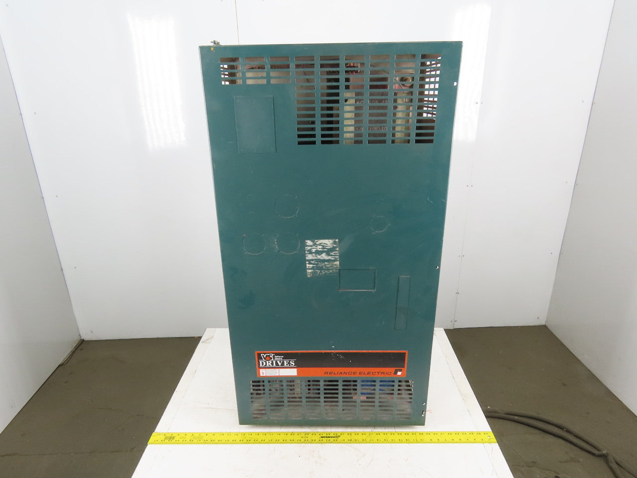 Reliance 1VT4130U 31kVa 30Hp 460 V 39A 50/60Hz 3Ph 6-60Hz Variable Torque Drive