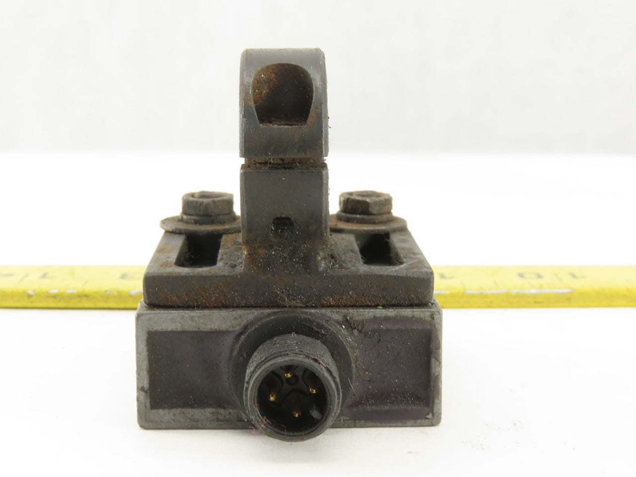 Honeywell 914CE2-Q 250V Roller Plunger Limit Switch SPDT