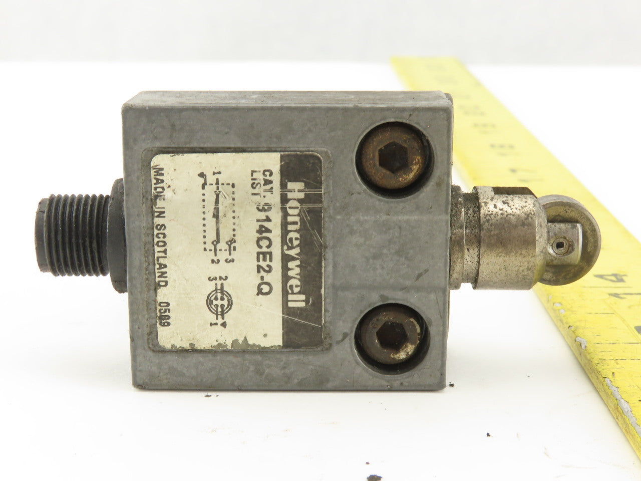 Honeywell 914CE2-Q 250V Roller Plunger Limit Switch SPDT