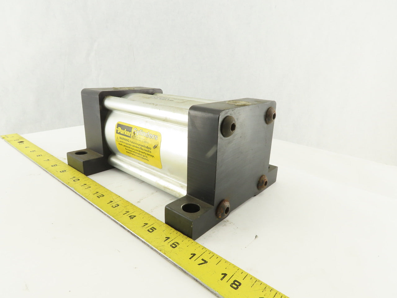Parker 03.25 C2MAU19A 3-1/4" Bore 4" Stroke 1" Rod Double Acting Air Cylinder