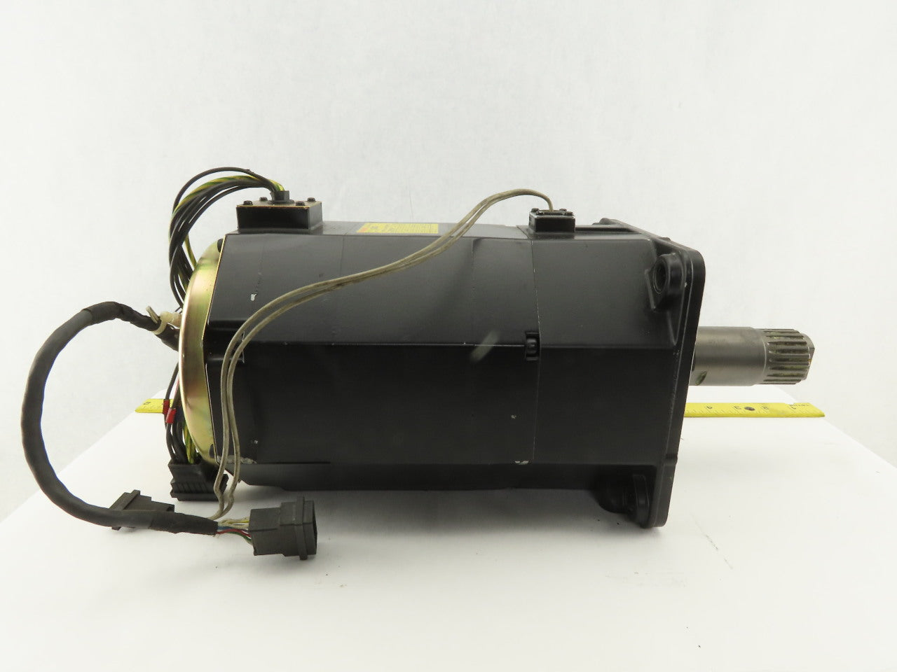 Fanuc A06B-0142-B675 a12/2000 2.1kW 2000RPM 3Ph 186V AC Servo Motor
