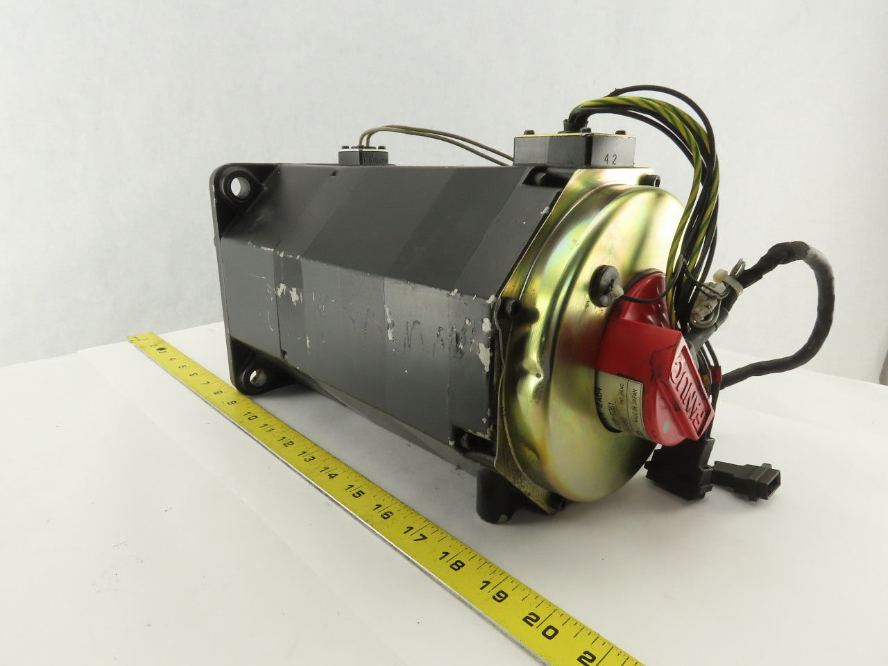 Fanuc A06B-0142-B675 a12/2000 2.1kW 2000RPM 3Ph 186V AC Servo Motor