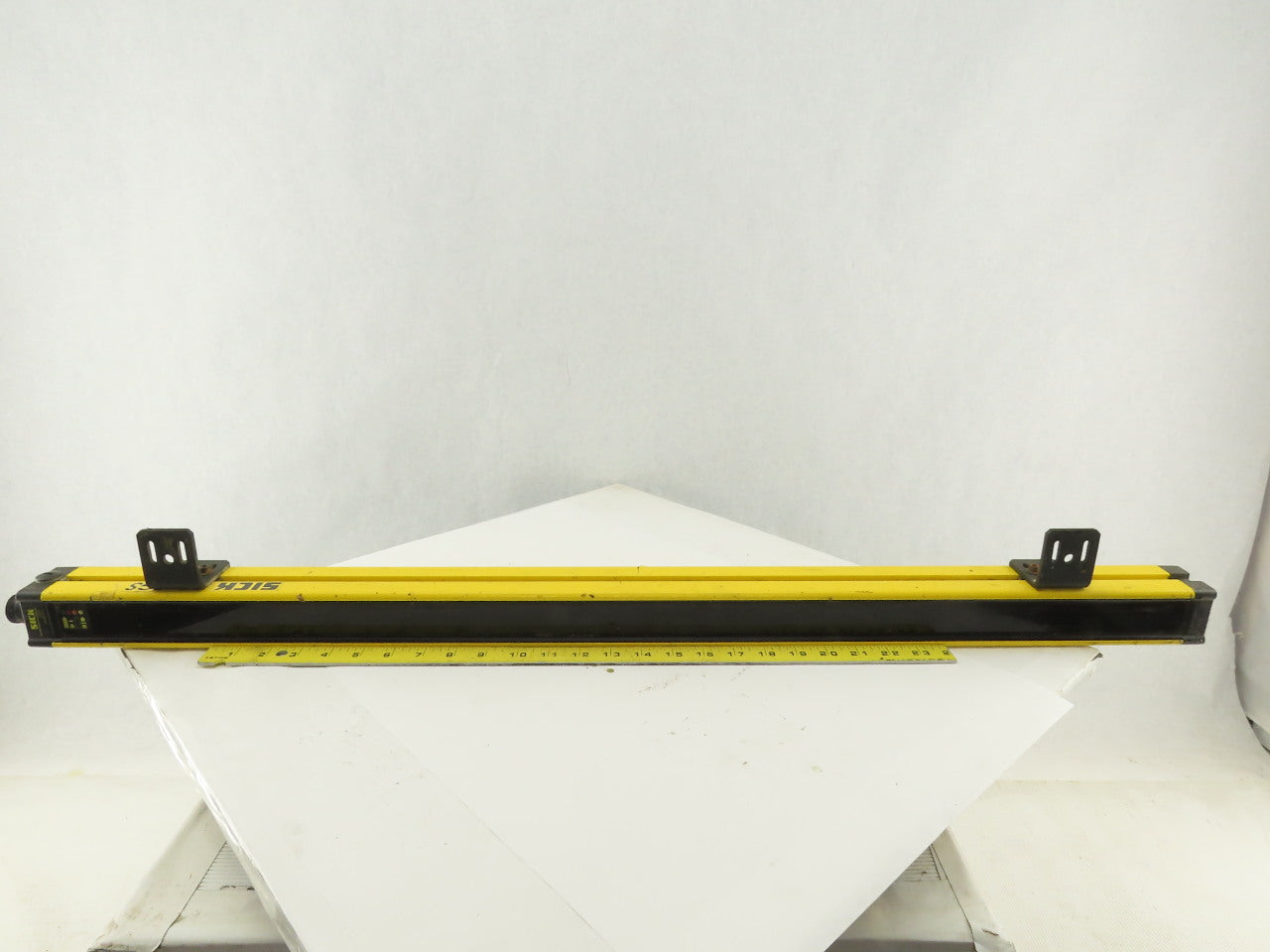 Sick FGSE 900-211 24VDC Safety Light Curtain Receiver Unit