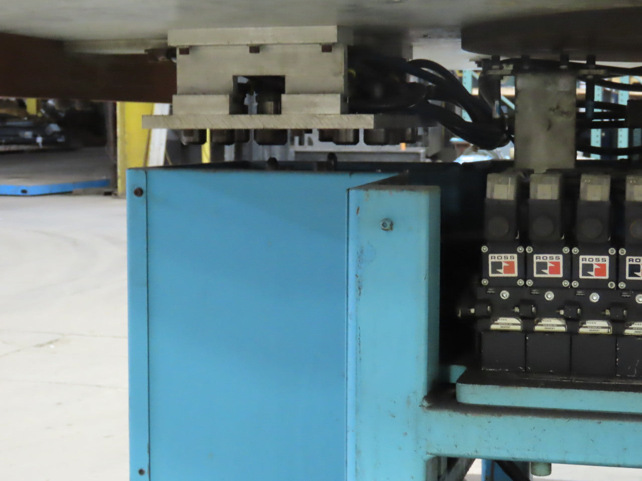 ACCUBILT Robot Welder 96" Horizontal 180° Rotary Indexing Turn Table 180VDC