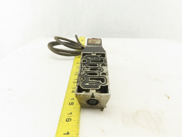 Norgren SXE9573A800028NA Pneumatic Solenoid Valve Body 110/120V Coil