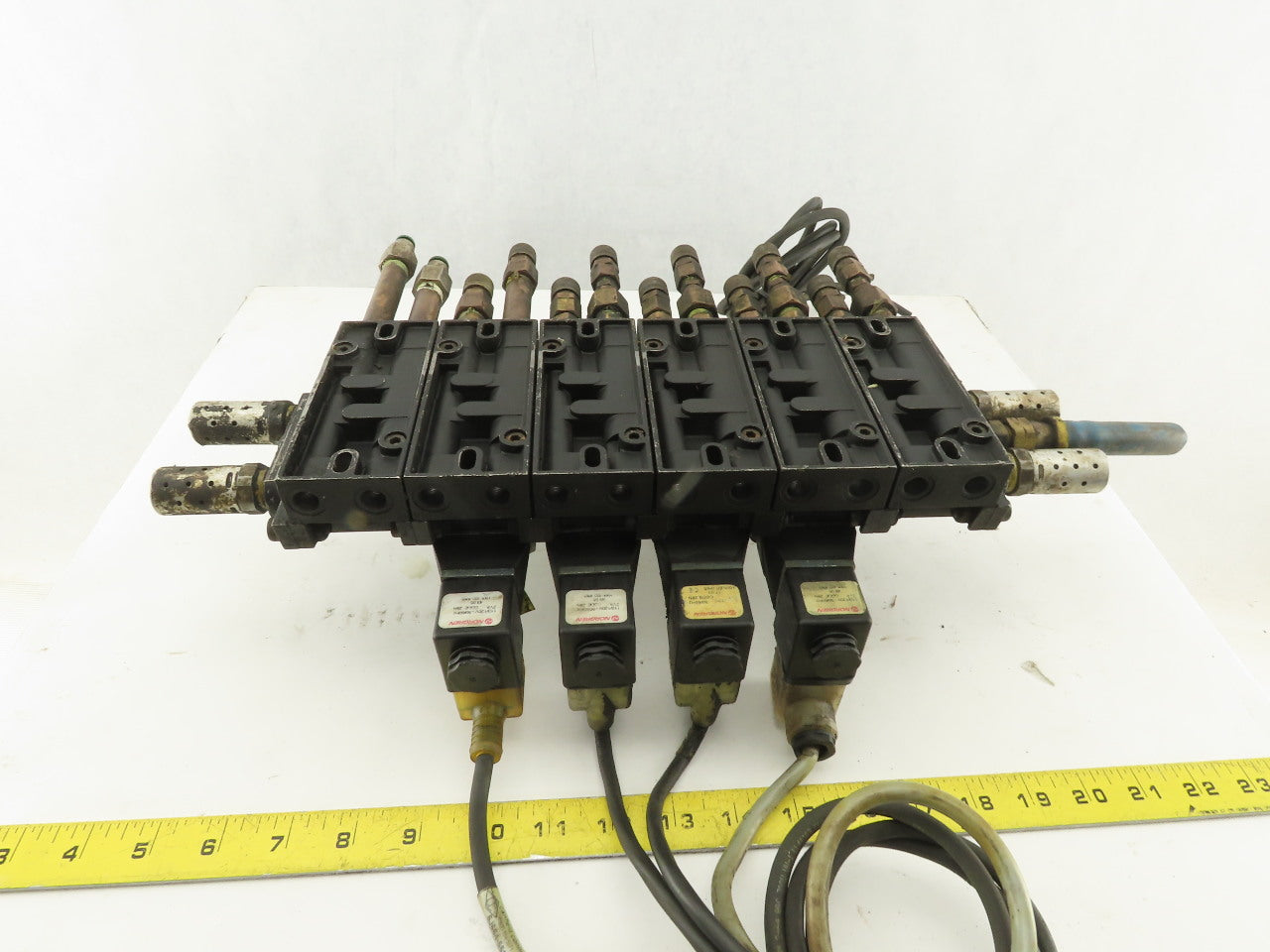 Norgren SXE9673A600028NA 5/3 Position Double Solenoid Valve Bank
