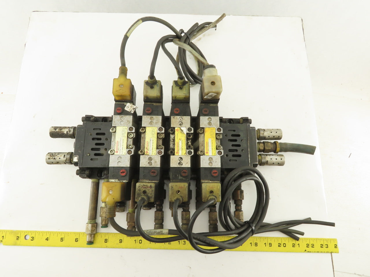 Norgren SXE9673A600028NA 5/3 Position Double Solenoid Valve Bank