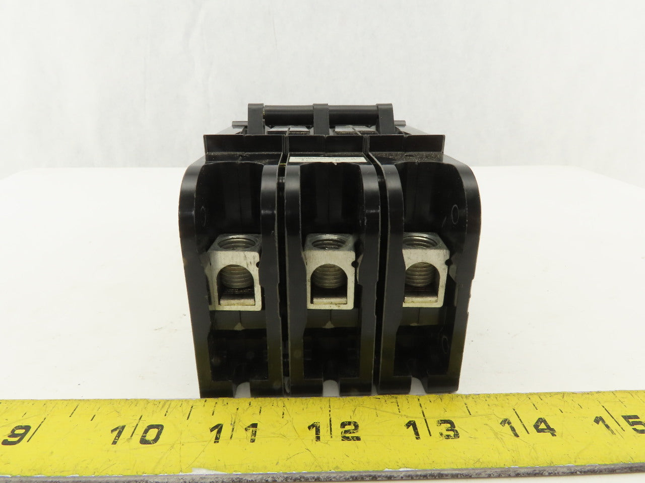 Heinemann CE3-G3-AB0030-01B 30 Amp 480V 50/60Hz 3 Pole Circuit Breaker
