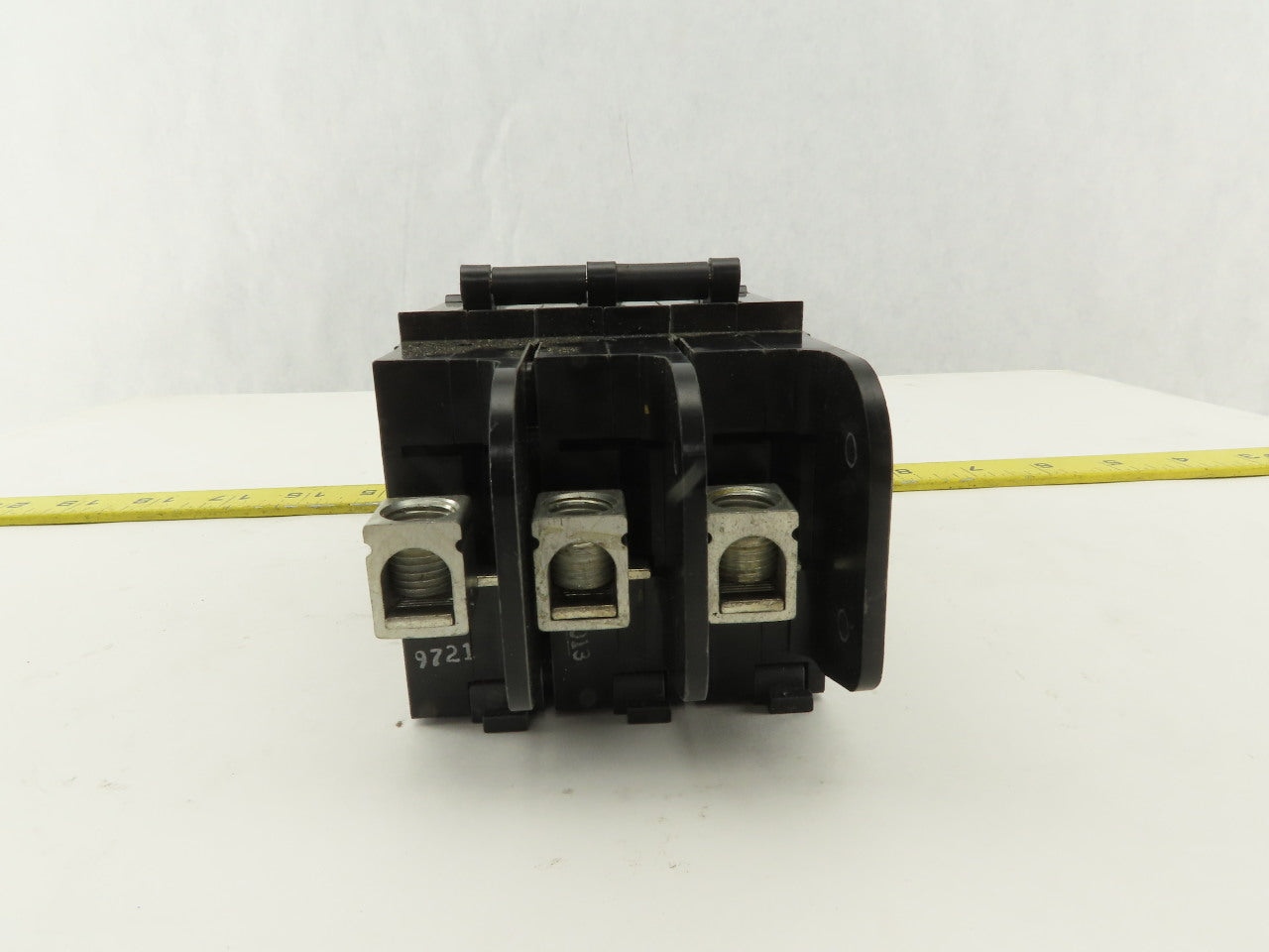 Heinemann CE3-G3-AB0030-01B 30 Amp 480V 50/60Hz 3 Pole Circuit Breaker