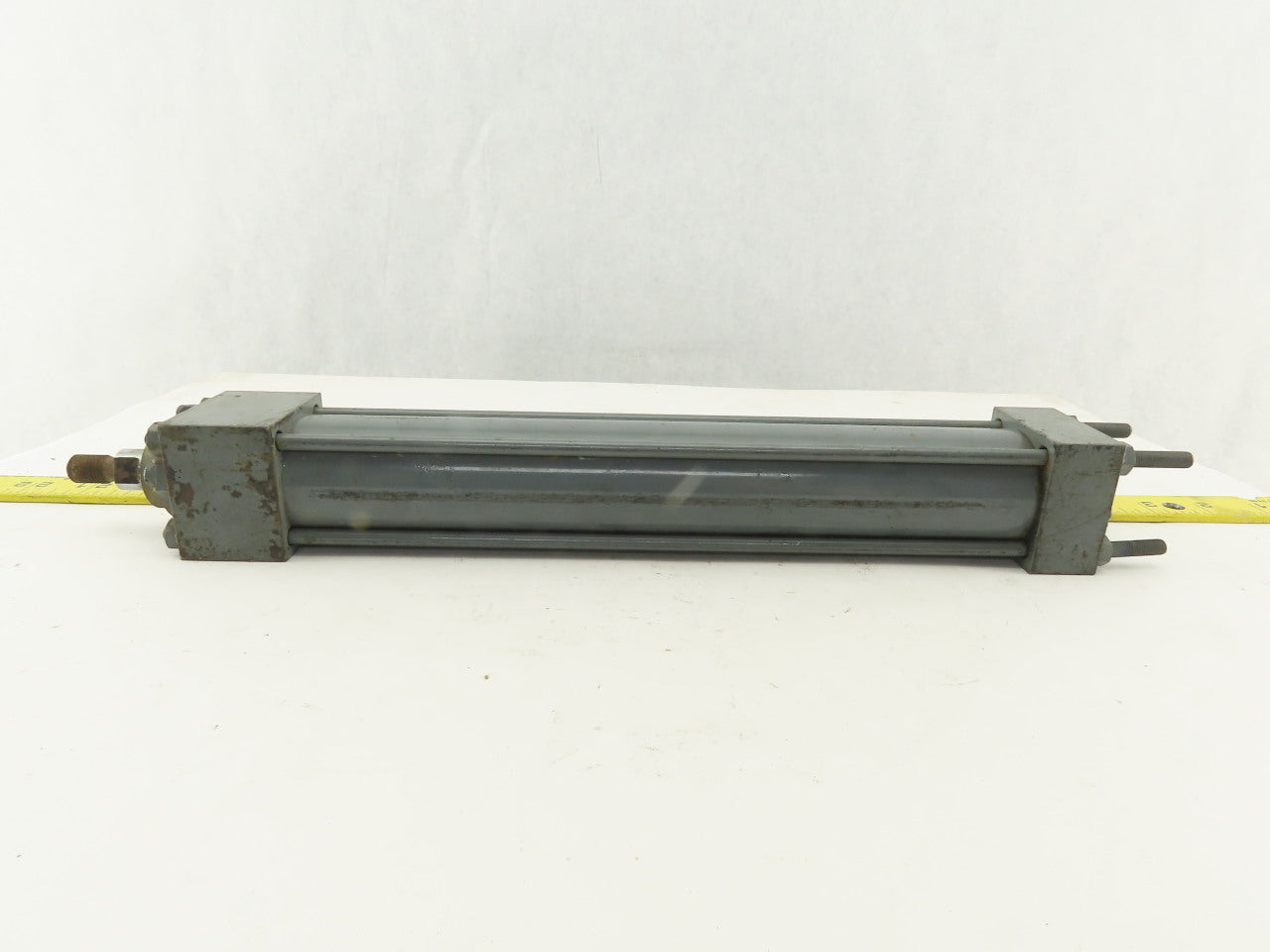 Miller 1-1/2" Bore 9-1/2" Stroke Pneumatic Cylinder 250 PSI
