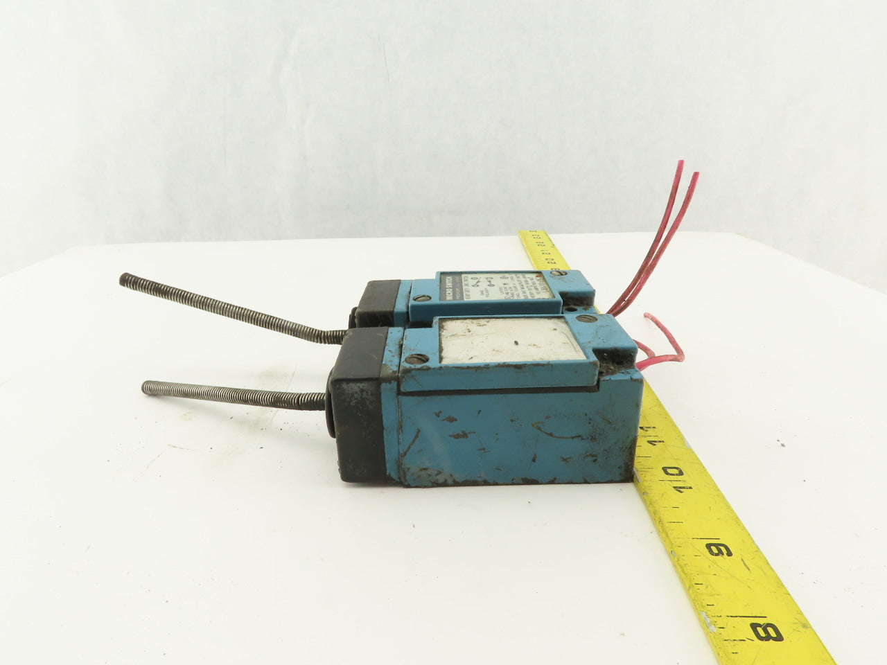 Honeywell LSK3K-8C Micro Switch Heavy Duty Limit Switch Wobble Stick lot of 2