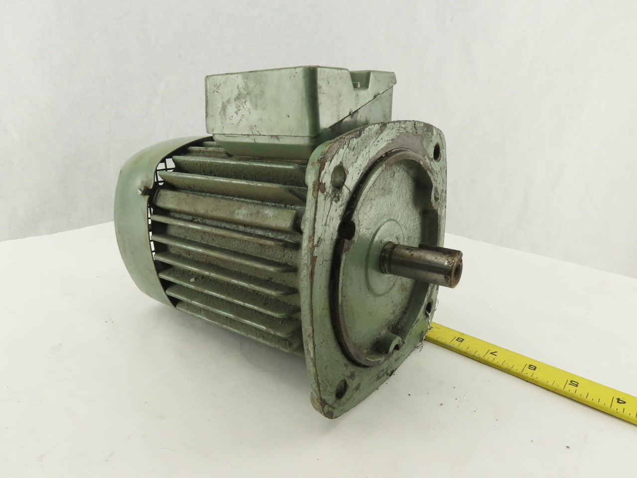 VEB KMRB1G4 0.7kW 1725RPM 3Ph 220/440V AC Motor