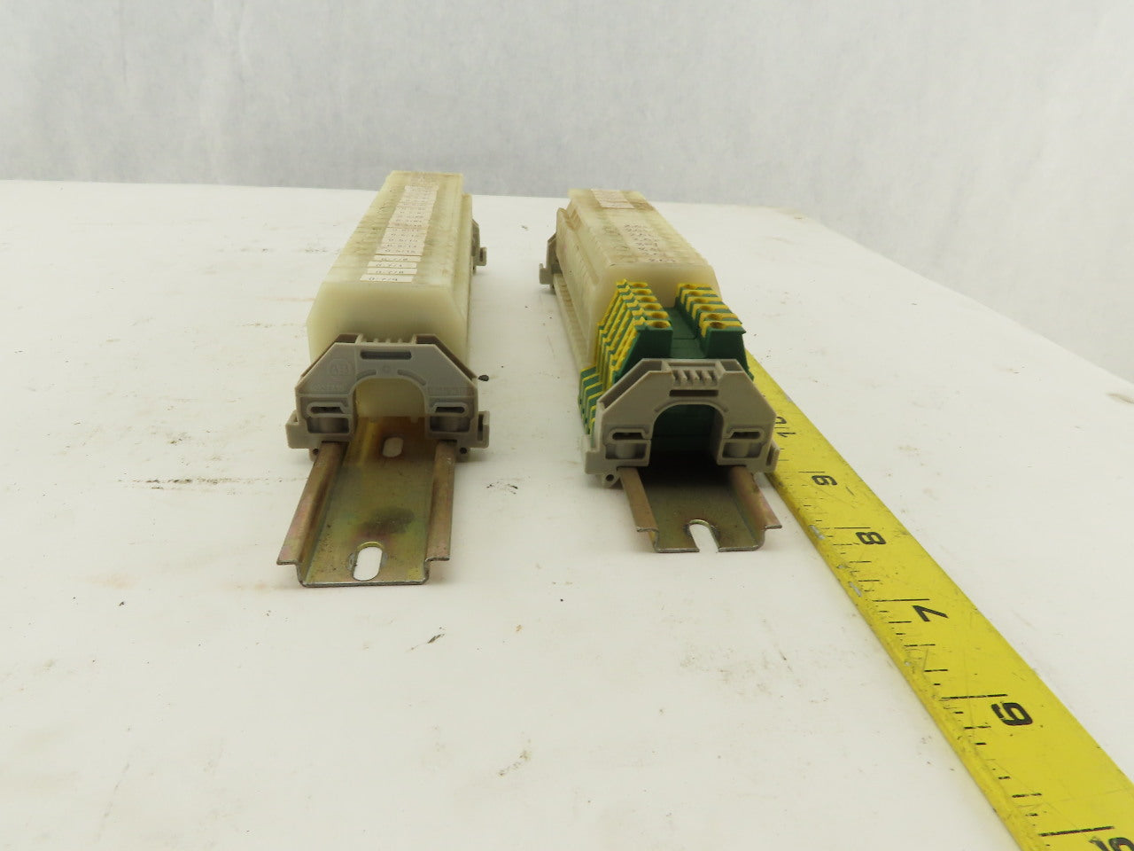 Allen Bradley 1492-HM1 30A 600V Single Pole Wire Terminal Blocks Lot Of 49