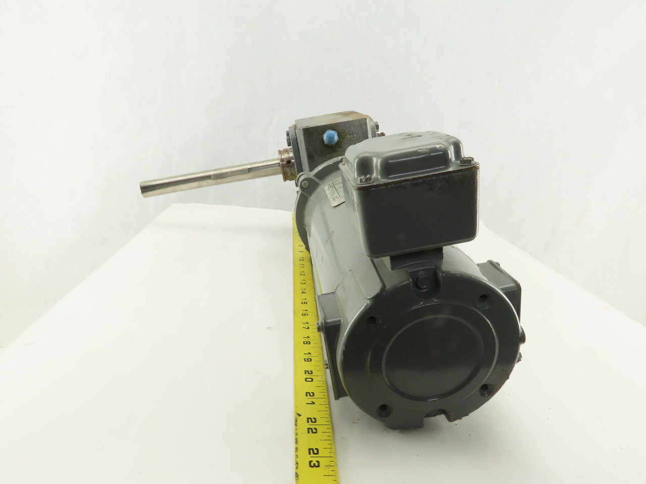 Boston Gear 20:1 Ratio 88RPM 90VDC 8" Extended Shaft Right Angle Gear Motor