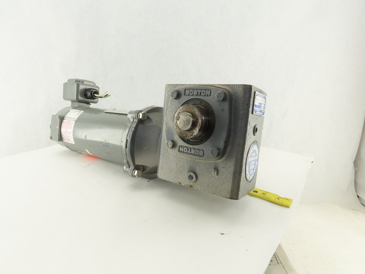 Boston Gear 20:1 Ratio 88RPM 90VDC 8" Extended Shaft Right Angle Gear Motor