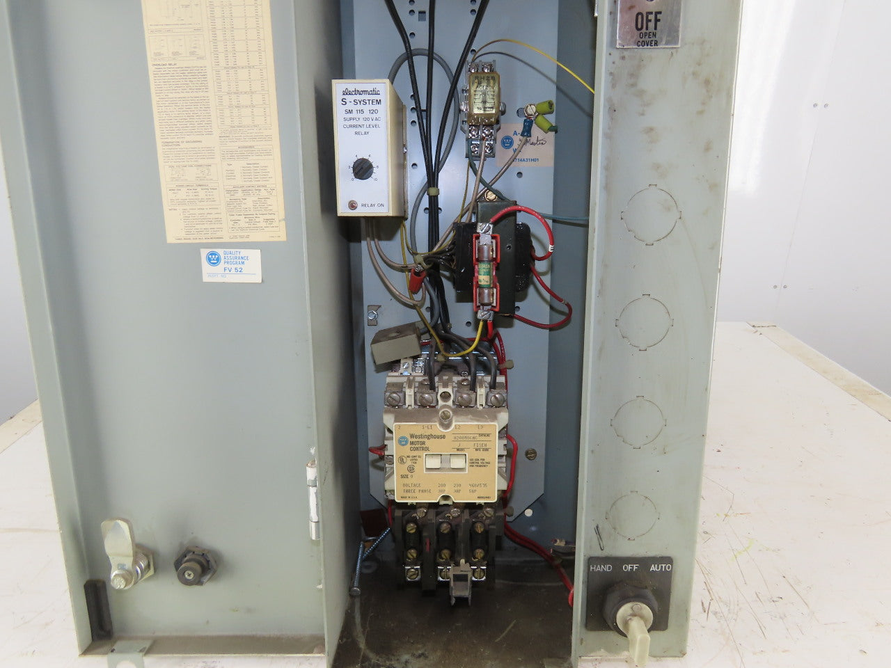 Westinghouse A203S0AZA Size 0 3Ph 600V 5Hp Combination Starter Disconnect 110V