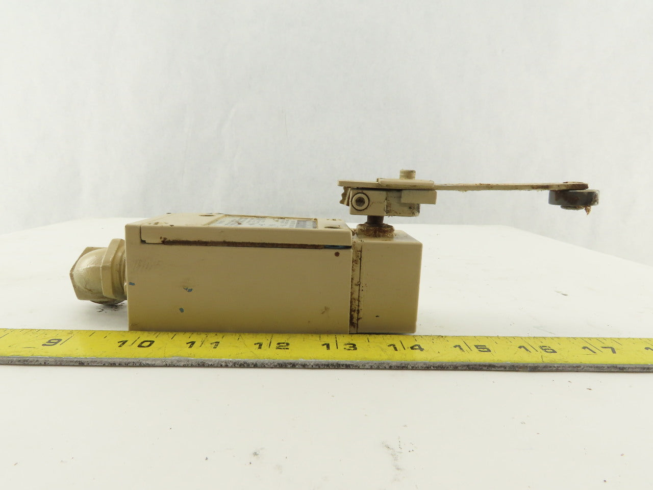 Honeywell LSA4L 600VAC 10A Cam Roller Rocker Micro Limit Switch