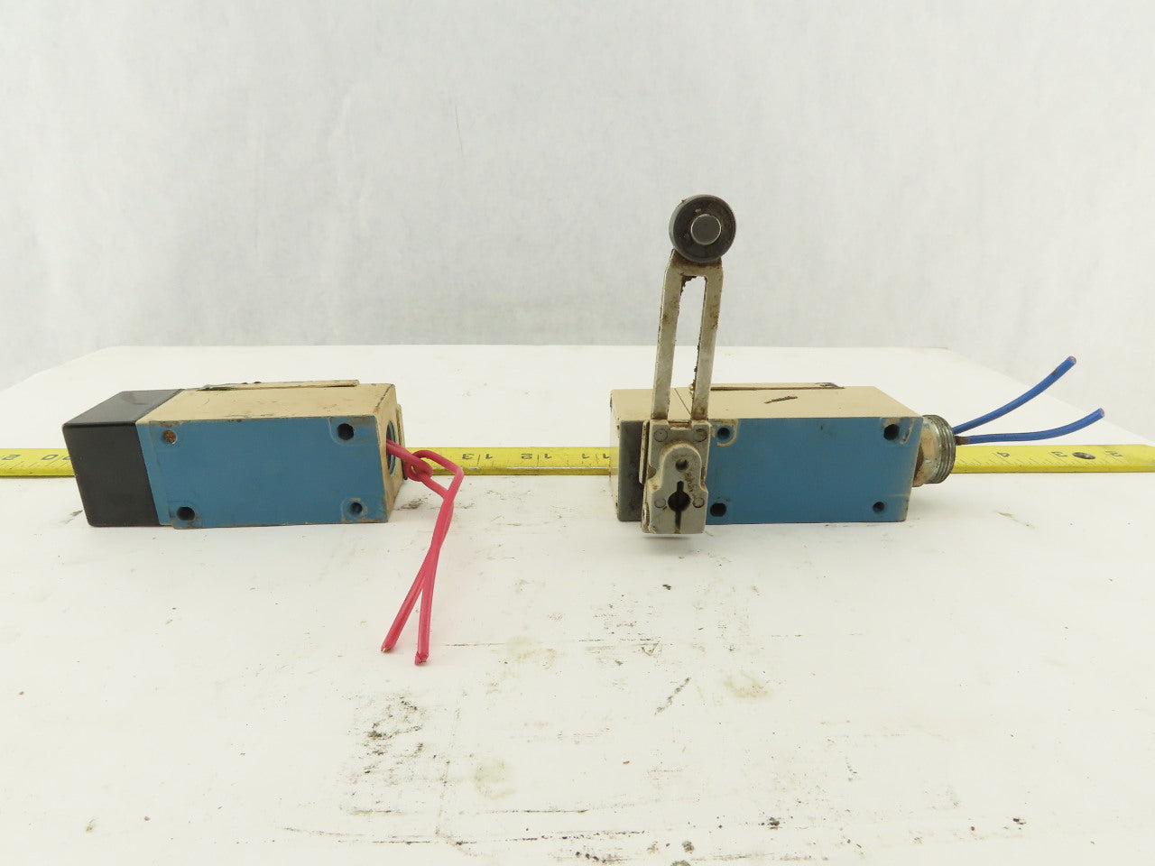 Honeywell LSA3K 600VAC 10A Cam Roller Rocker Micro Limit Switch Lot Of 2