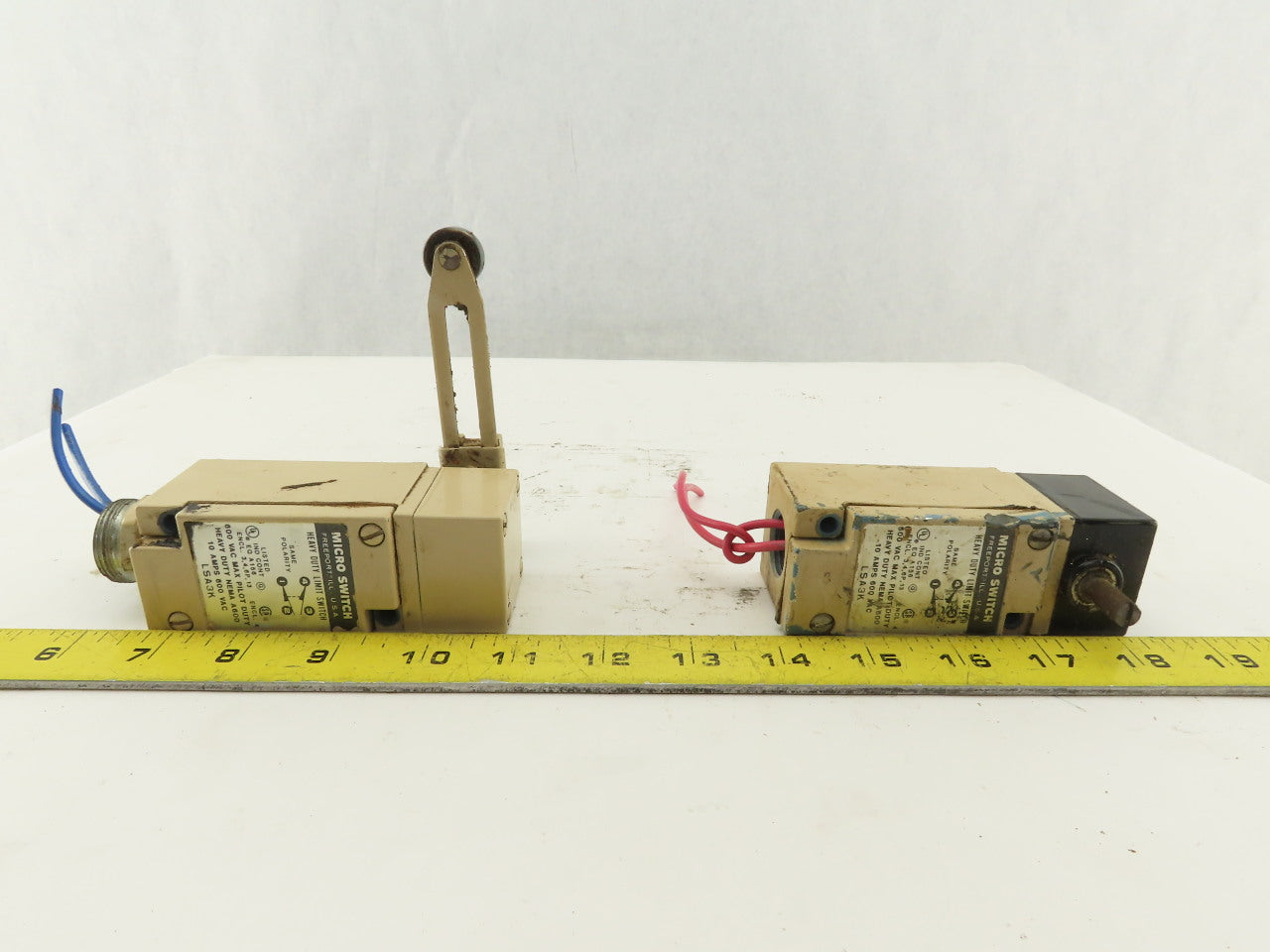 Honeywell LSA3K 600VAC 10A Cam Roller Rocker Micro Limit Switch Lot Of 2