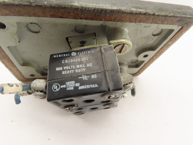 General Electric 2940NP311R 600V Mushroom Head Operator Stop Push Button Switch