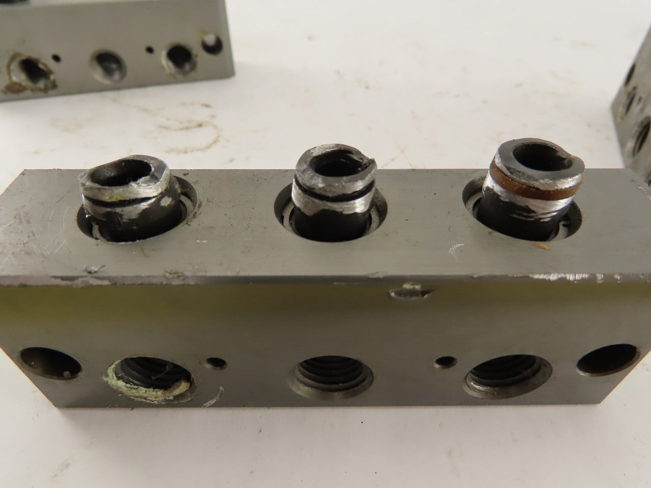 Allied Robotics MXC75EM-T-P1-031/4N Check Valve Block 1/4DSPP Lot Of 3 Parts