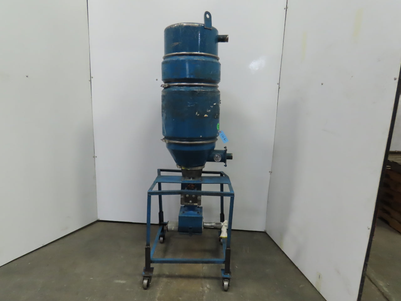Novatec MD-Hopper 100lb Capacity W/Bunting 53172 Magnetic Drawer Separator