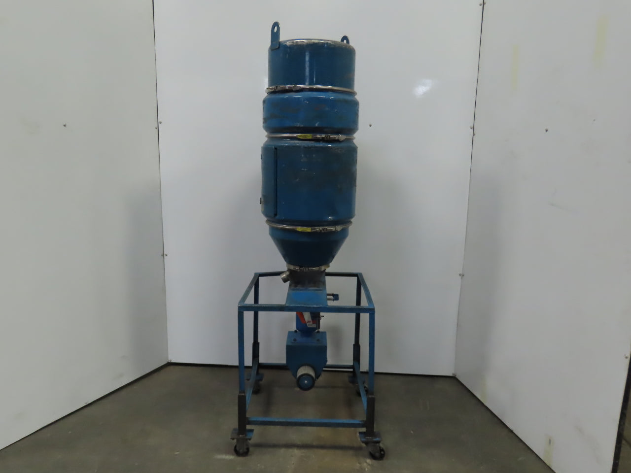 Novatec MD-Hopper 100lb Capacity W/Bunting 53172 Magnetic Drawer Separator