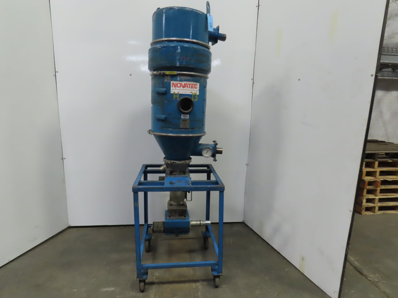 Novatec MD-Hopper 100lb Capacity W/Magnetic Drawer Separator