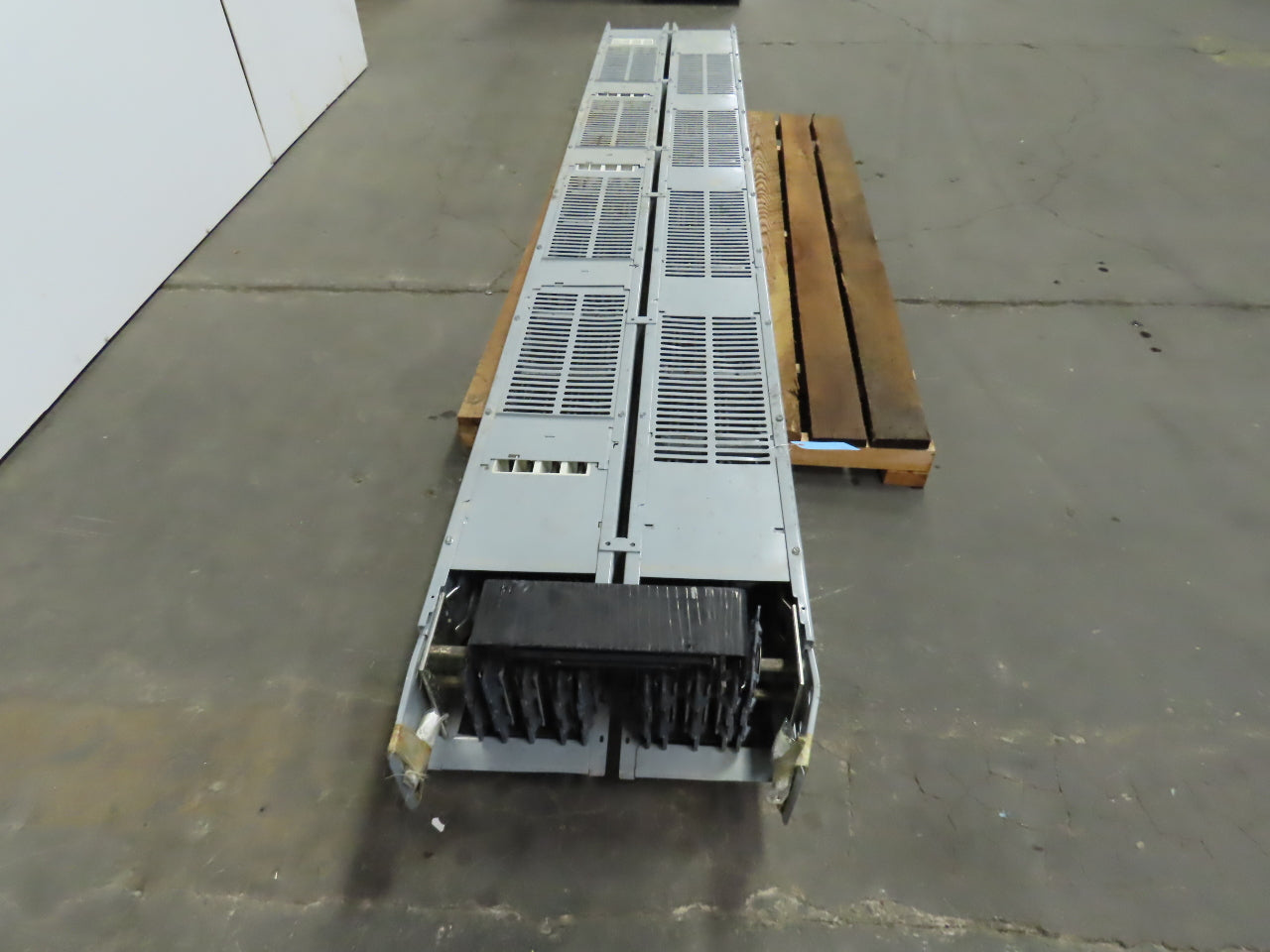 Siemens UH330AUPG 10' Buss Bar Bussway 600V 3 Phase 3 Pole 3000 AMP