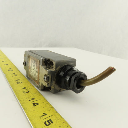 Omron D4B-2511N 400V 2A Cam Roller Rocker Limit Switch