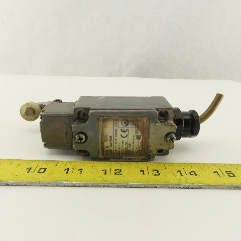 Omron D4B-2511N 400V 2A Cam Roller Rocker Limit Switch