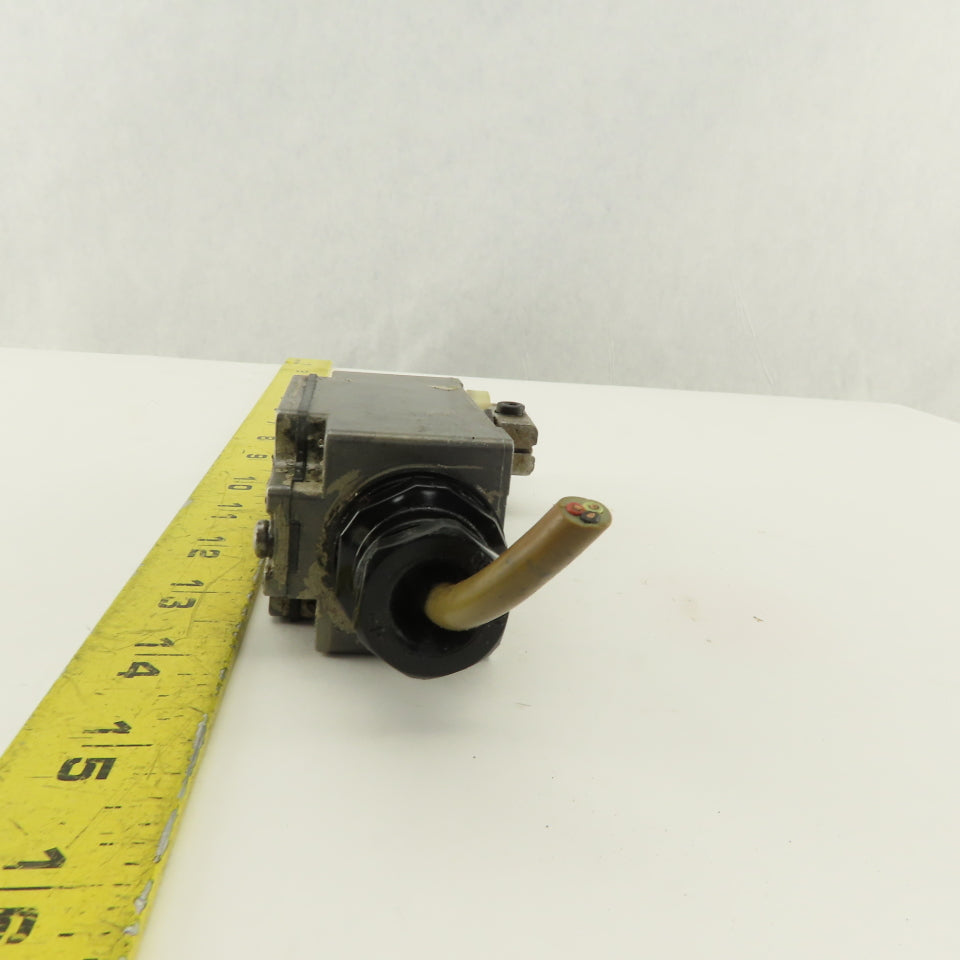 Omron D4B-2511N 400V 2A Cam Roller Rocker Limit Switch
