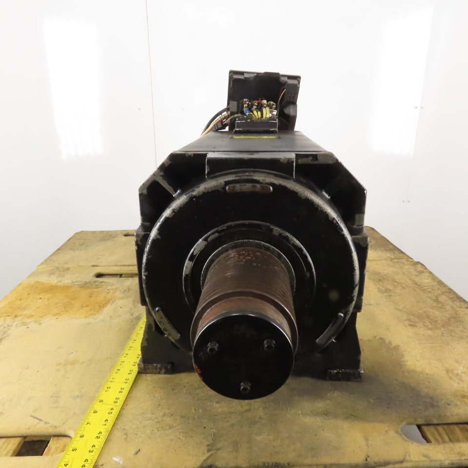 Fanuc A06B-0832-B200 15-30kW 757-4000 RPM 155/230VAC Two Speed AC Servo Motor