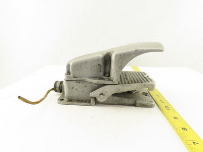 150VAC Guarded Foot Pedal Operator Switch N/O Contact
