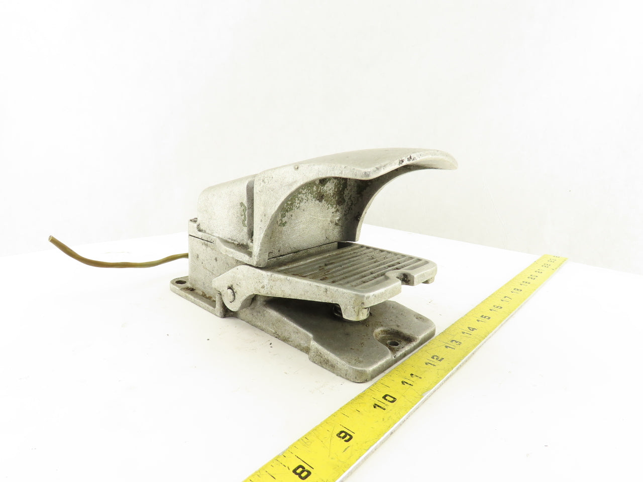 150VAC Guarded Foot Pedal Operator Switch N/O Contact