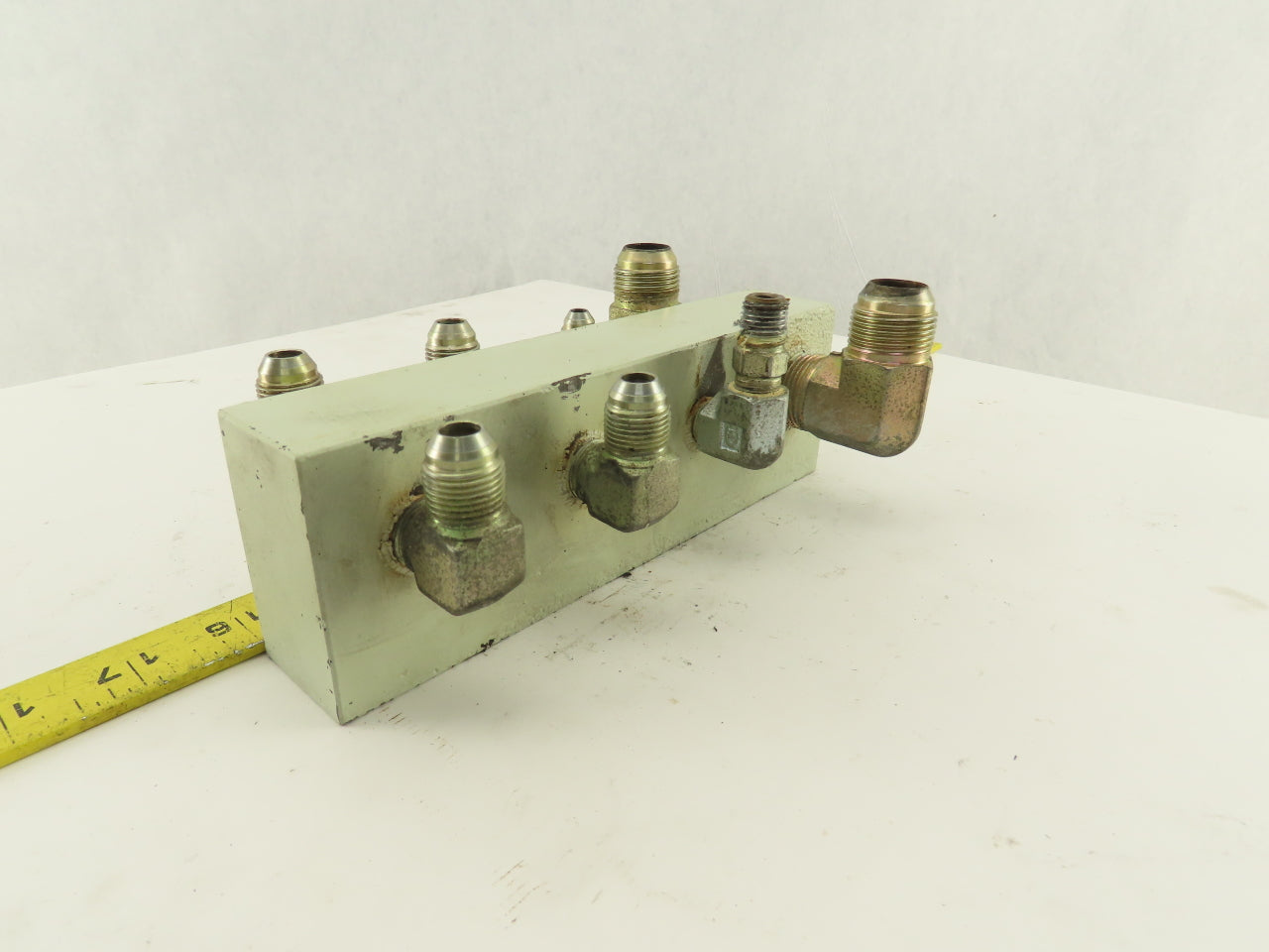8 Port Parallel Steel Block Hydraulic Manifold