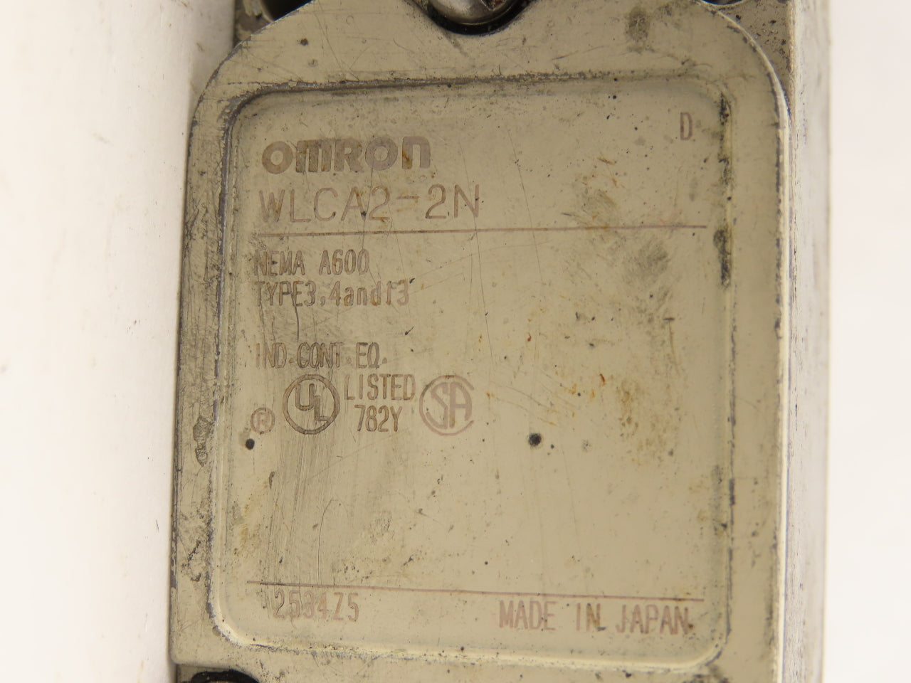 Omron WLCA2-2N 600V Rocker Cam Lever Limit Switch