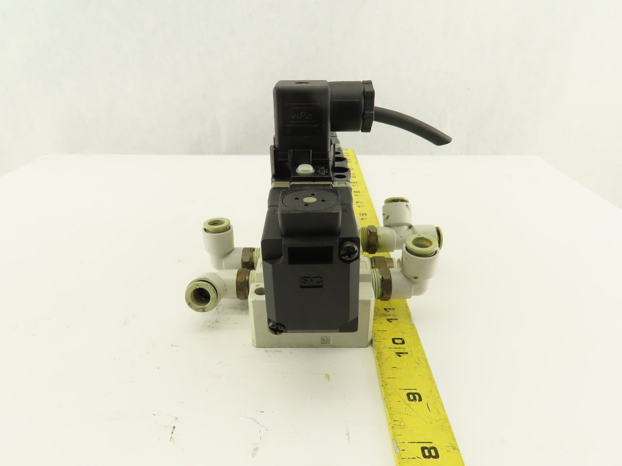 SMC VS7-6-FJG-D-3Z 5/3 Position Exhaust Center Valve Sub Base 24VDC