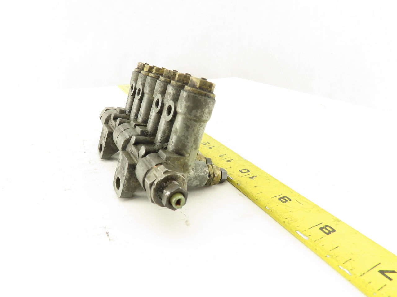Vogel 6 Port Piston Lubricator Manifold