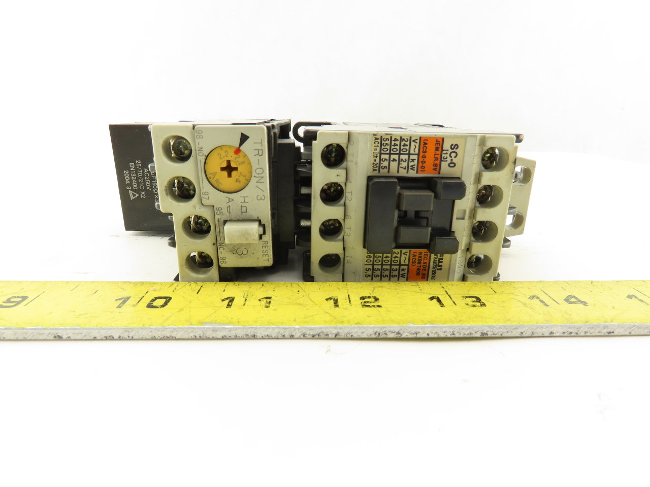 Fuji SC-0 TR-ON/3 600V 5Hp Magnetic Contactor 2.2-3.4 Trip Range 110V Coil