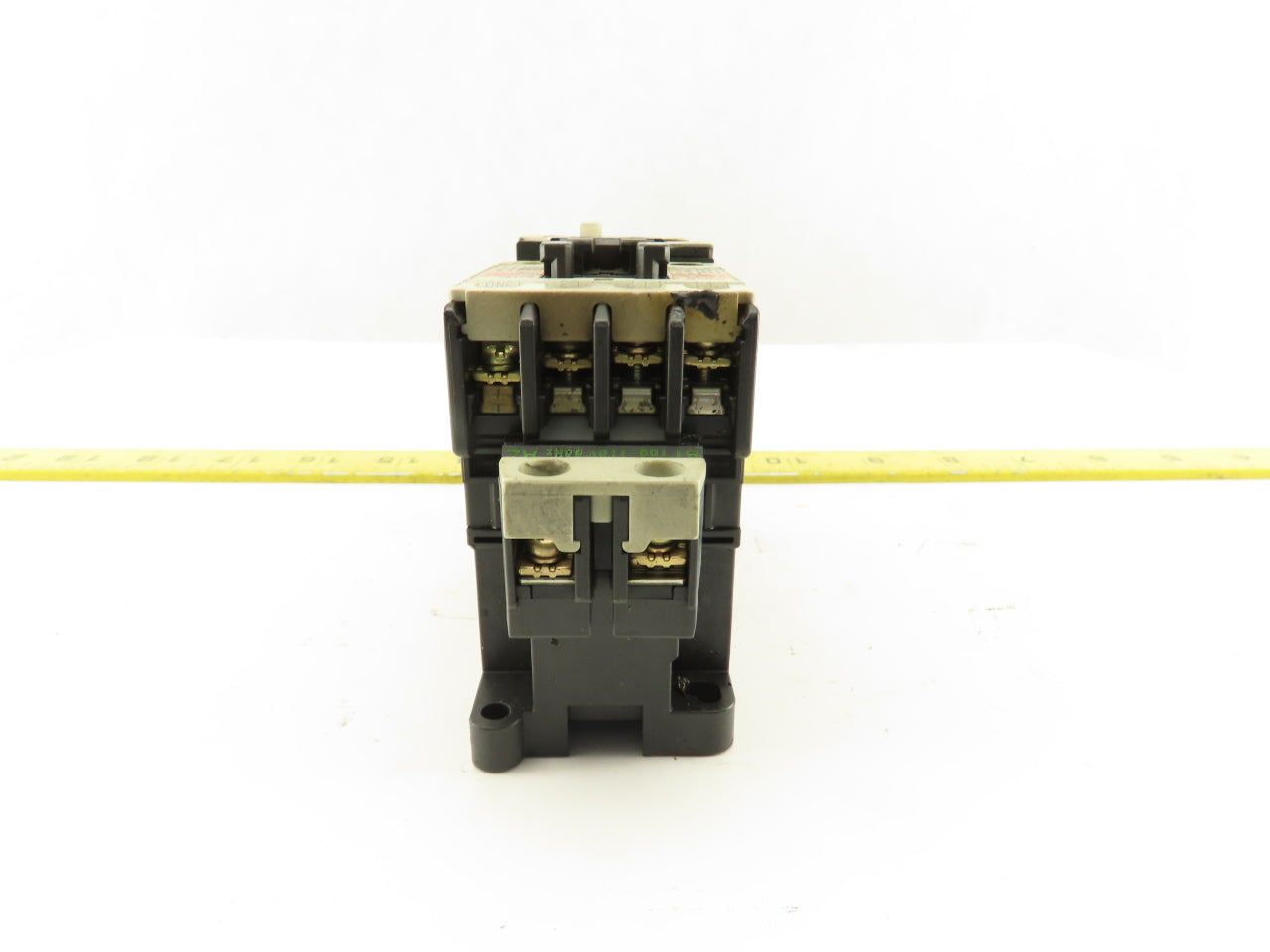 Fuji SC-0 TR-ON/3 600V 5Hp Magnetic Contactor 2.2-3.4 Trip Range 110V Coil